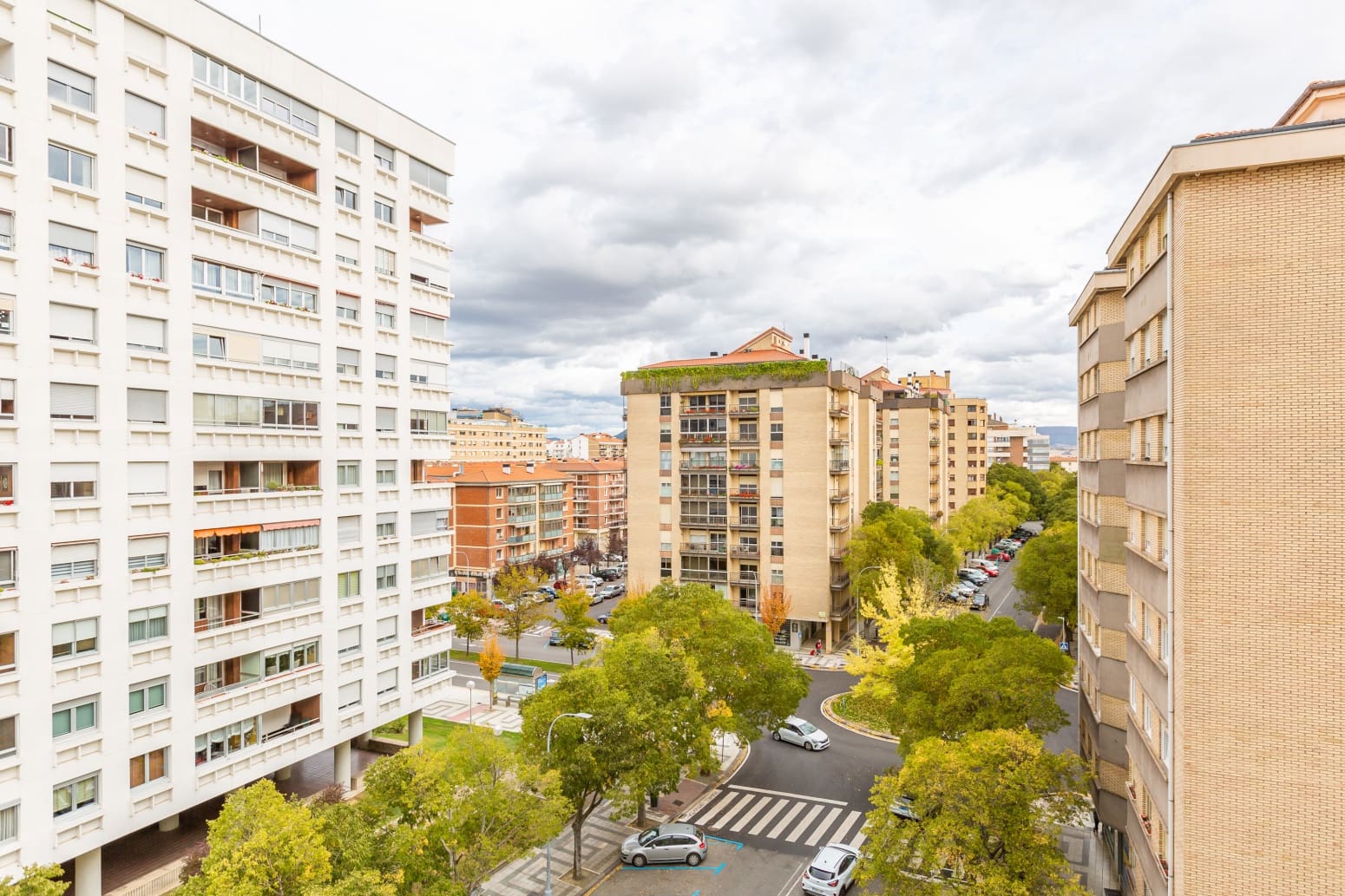 4 bedroom Flat for sale in Pamplona / Iruna with garage - € 520,000 (Ref: 9340861)