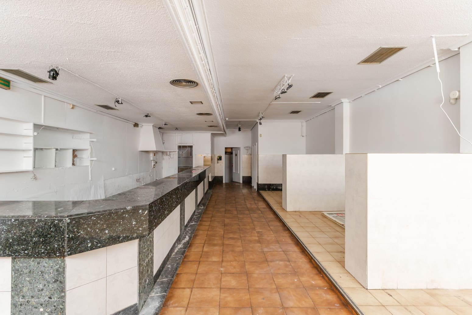 Commercieel te koop in Burlada - € 88.000 (Ref: 9340862)