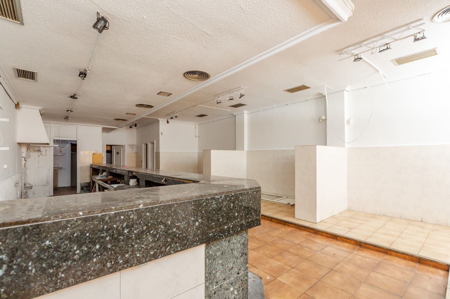 Commercieel te koop in Burlada - € 88.000 (Ref: 9340862)