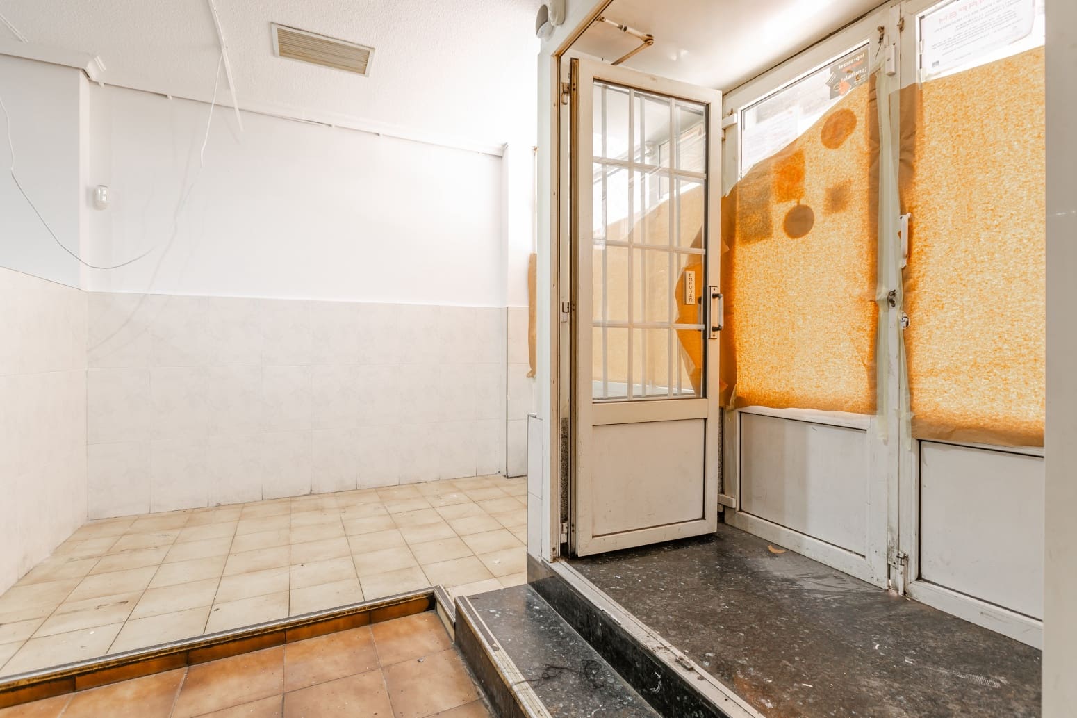 Commercieel te koop in Burlada - € 88.000 (Ref: 9340862)