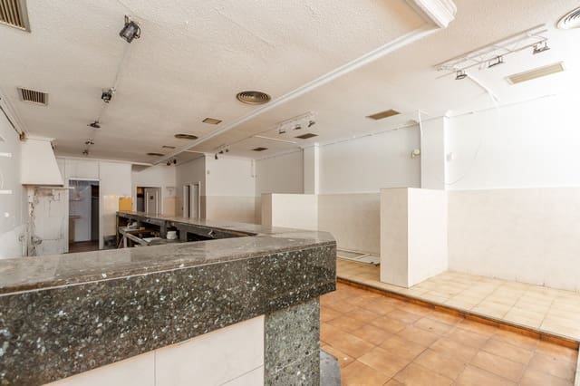 Commercieel te koop in Burlada - € 88.000 (Ref: 9340862)