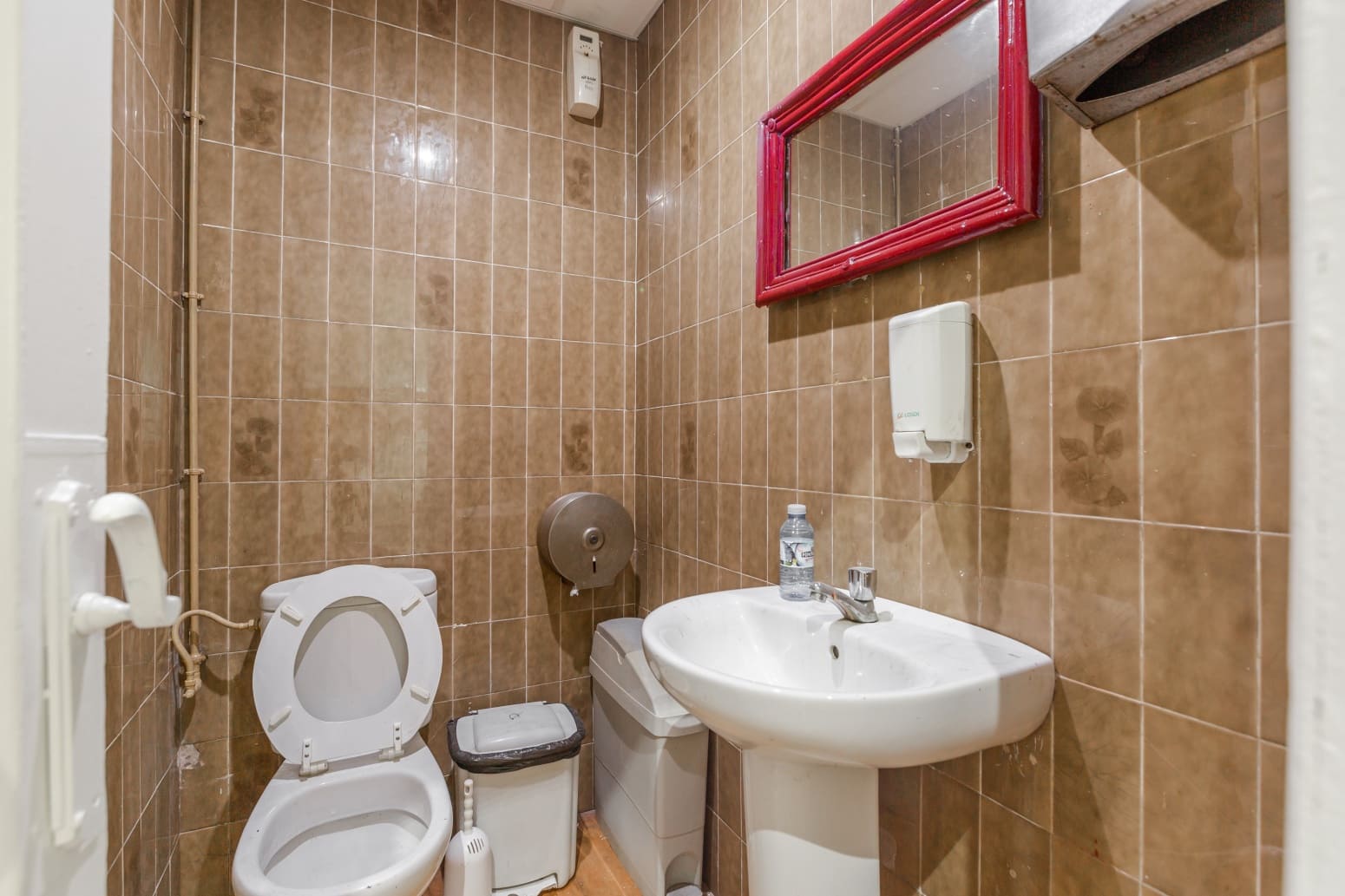 Commercieel te koop in Burlada - € 88.000 (Ref: 9340862)