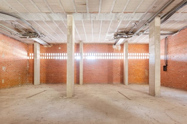 Commercieel te koop in Berriozar - € 169.500 (Ref: 9344513)