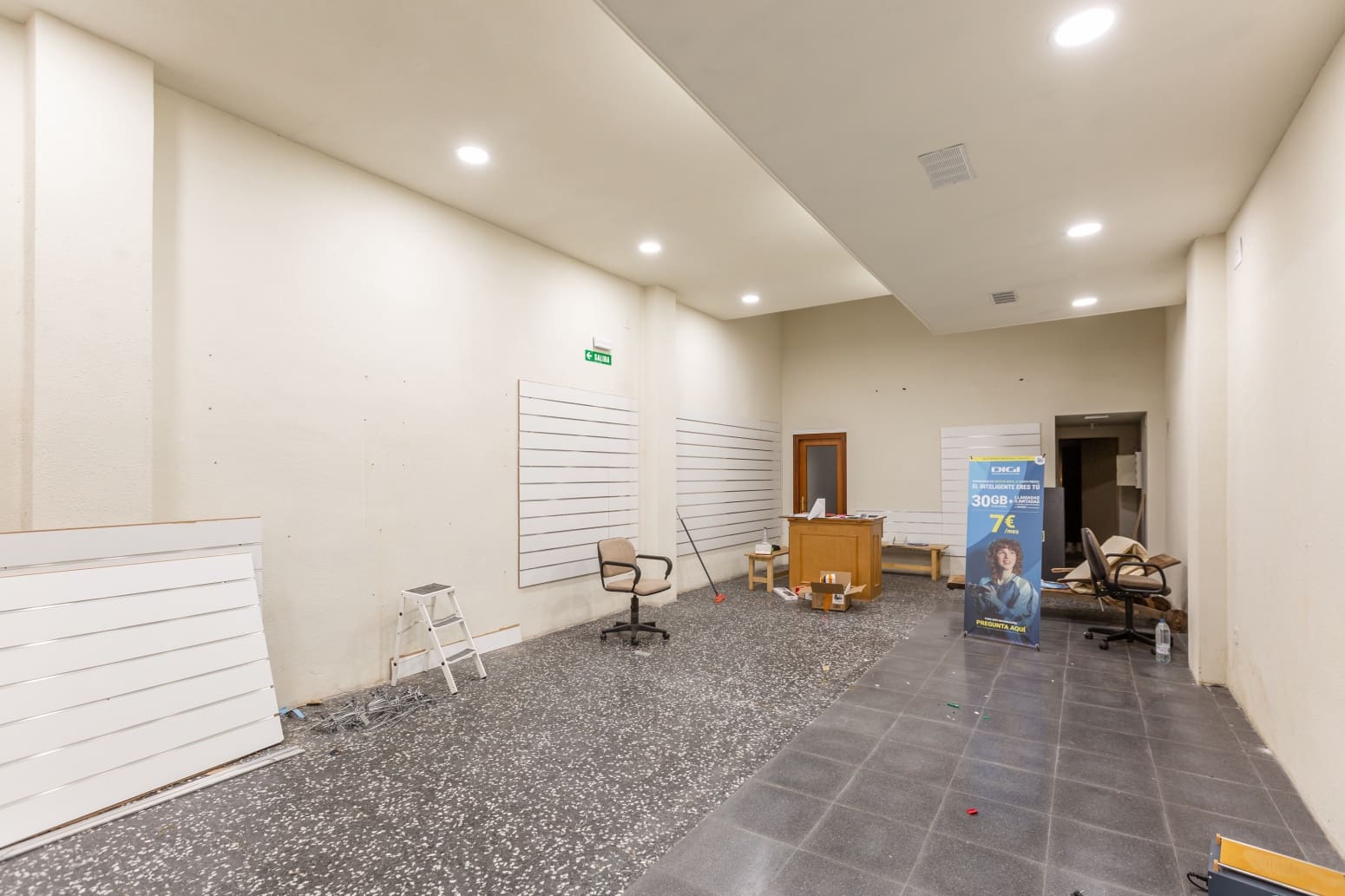 Commercieel te koop in Burlada - € 170.000 (Ref: 9353258)