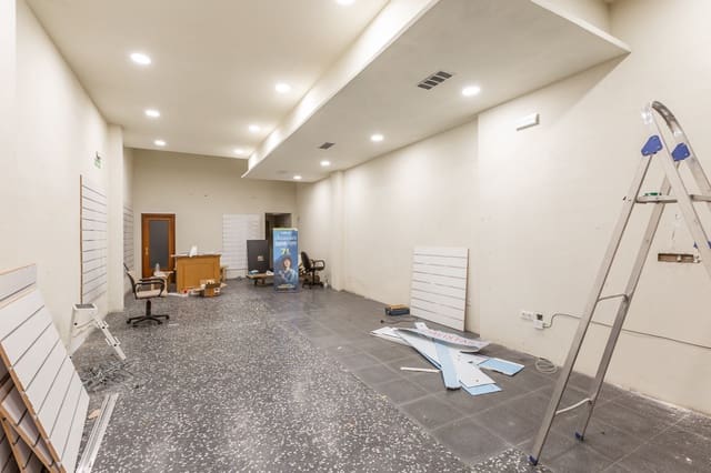 Commercieel te koop in Burlada - € 170.000 (Ref: 9353258)