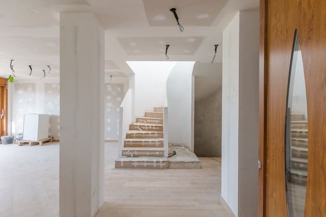 5 camera da letto Villa in vendita in Cordovilla, Galar con garage - 799.000 € (Rif: 9358986)