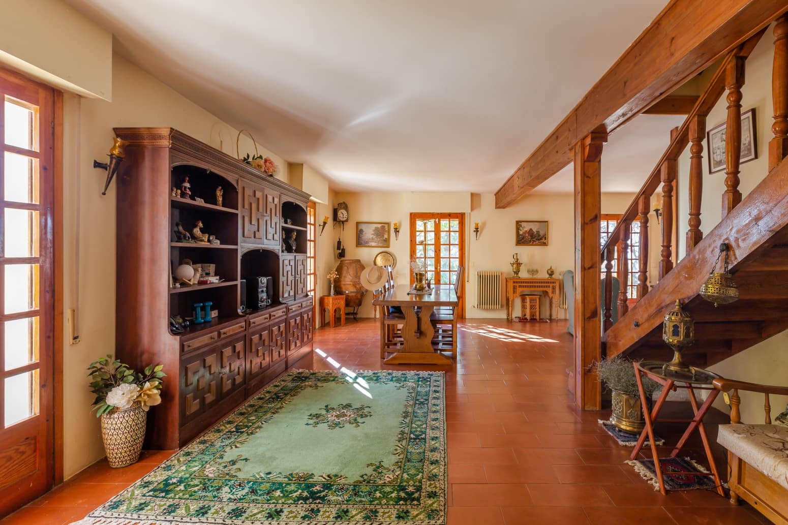 5 bedroom Villa for sale in Los Arcos with garage - € 350,000 (Ref: 9378837)