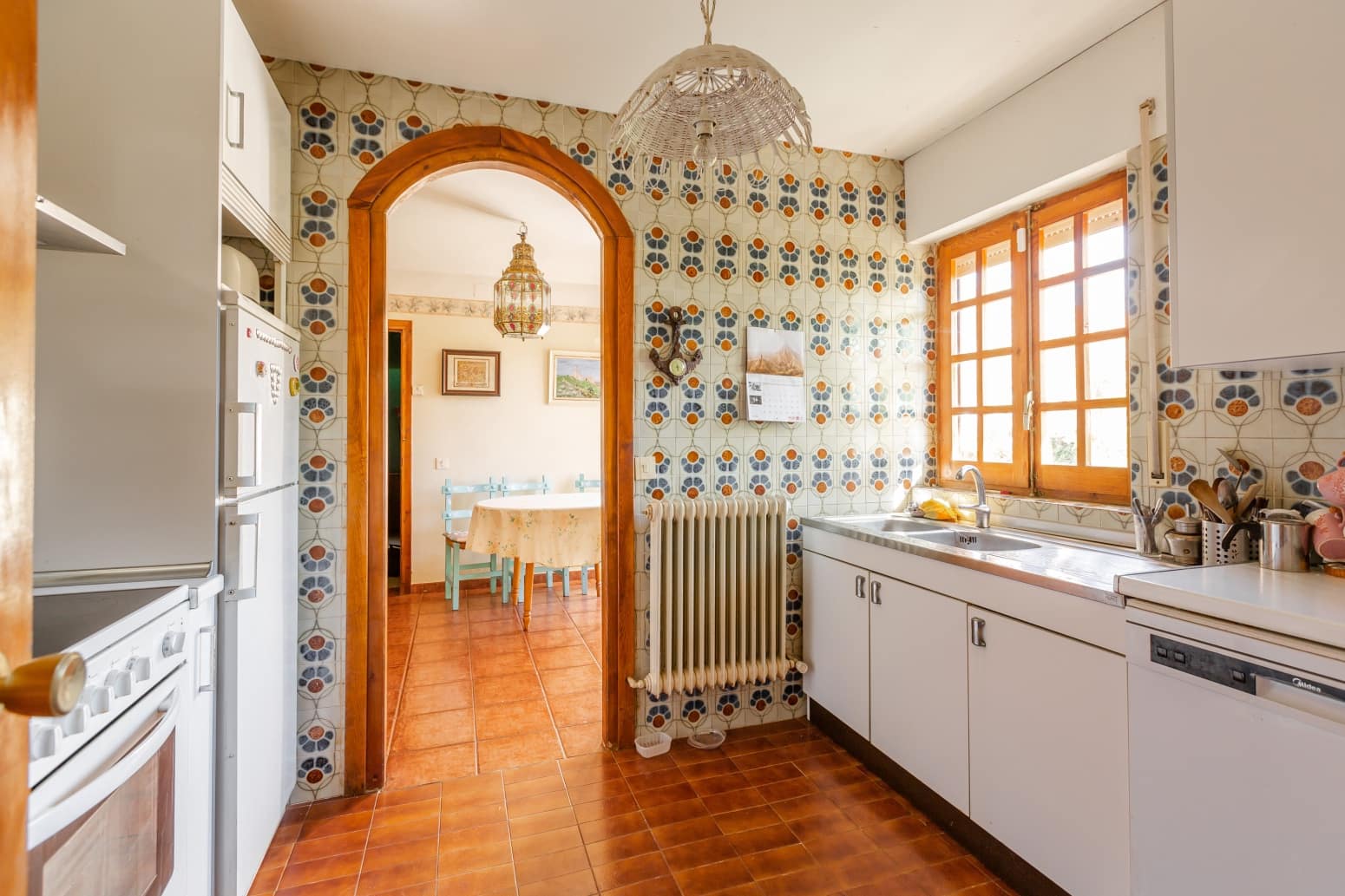 5 bedroom Villa for sale in Los Arcos with garage - € 350,000 (Ref: 9378837)