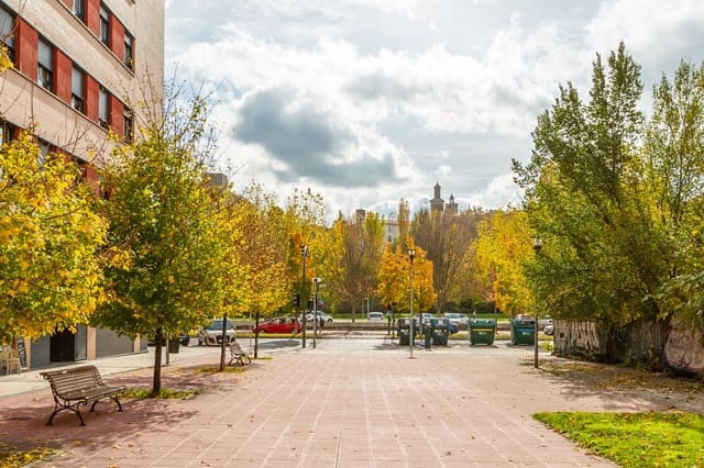 5 soveværelse Lejlighed til salg i Pamplona / Iruña - € 450.000 (Ref: 9382475)