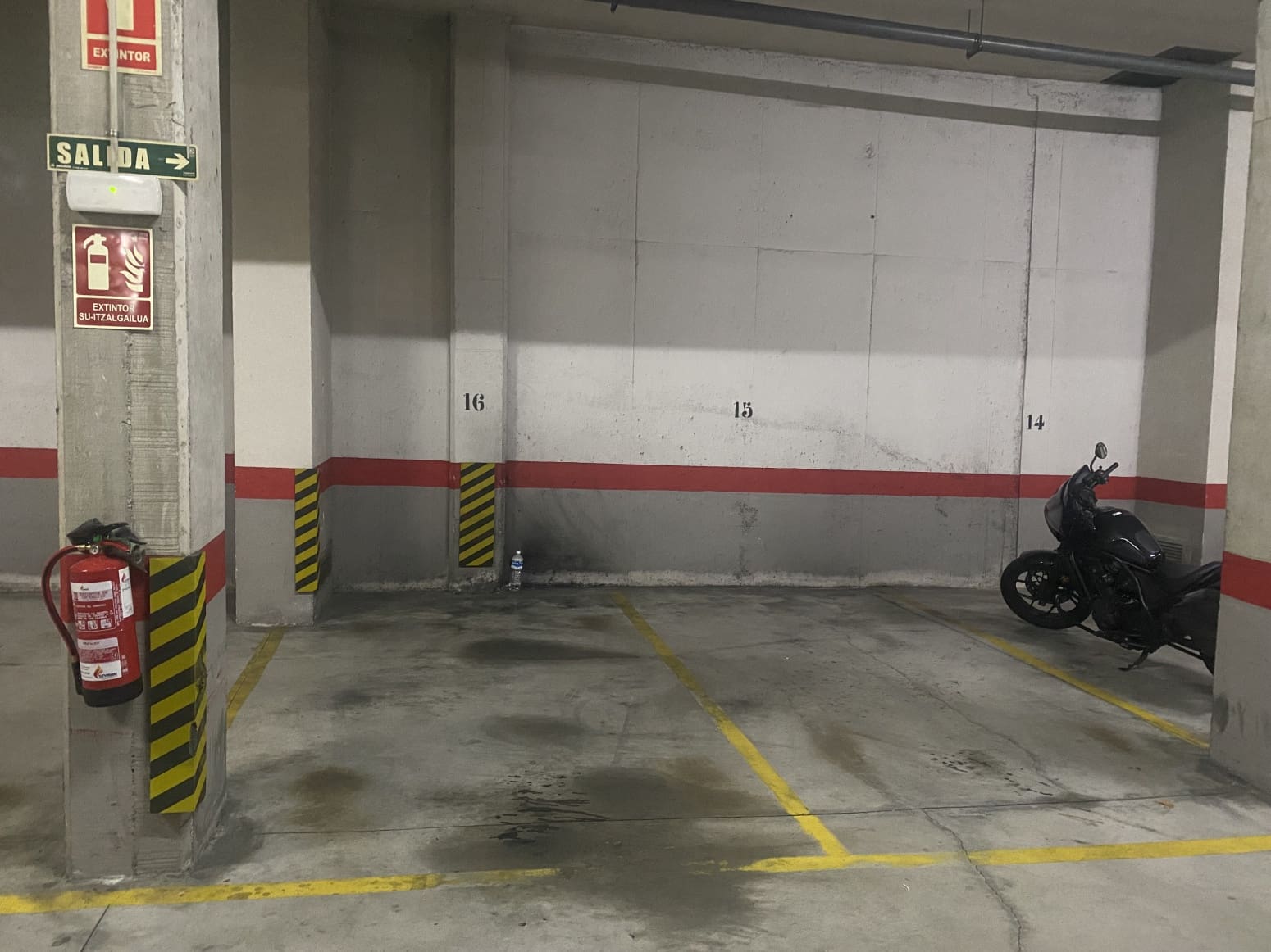 Garage à vendre à Pampelune - 11 000 € (Ref: 9385245)