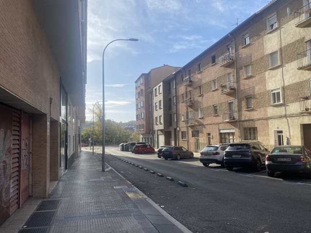 Garage for sale in Pamplona / Iruña - € 11,000 (Ref: 9385245)