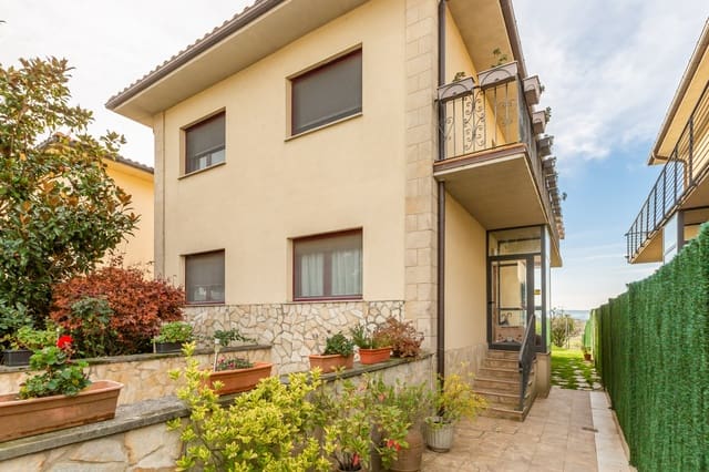 4 chambre Villa/Maison à vendre à Berrioplano avec piscine garage - 575 000 € (Ref: 9390392)