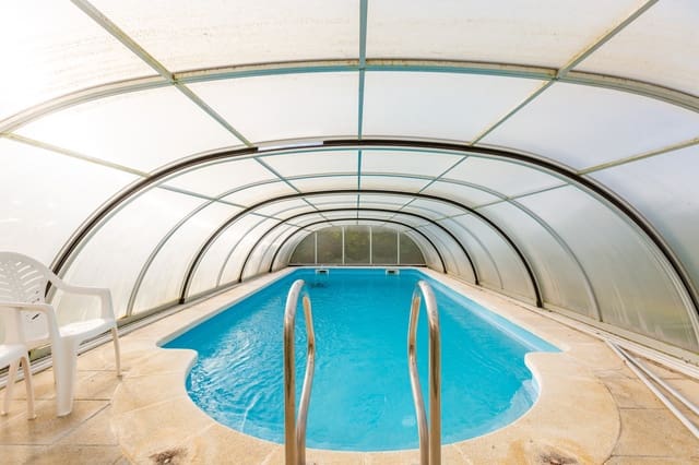 4 soveværelse Villa til salg i Berrioplano med swimmingpool garage - € 569.000 (Ref: 9390392)