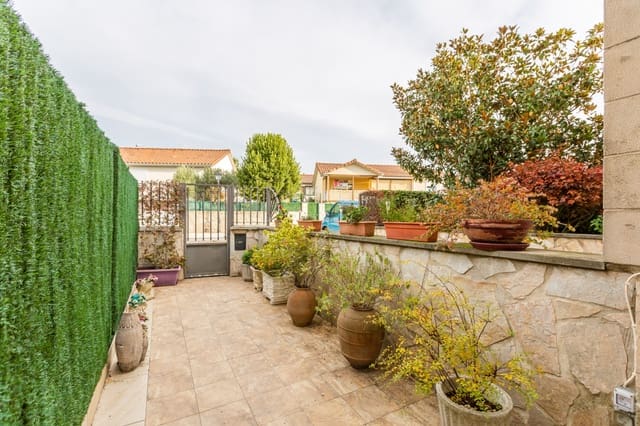 4 chambre Villa/Maison à vendre à Berrioplano avec piscine garage - 575 000 € (Ref: 9390392)