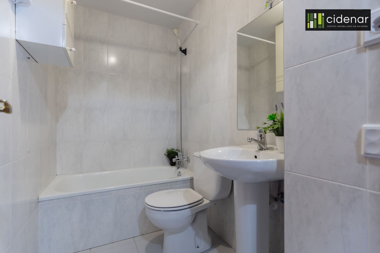 4 sovrum Villa till salu i Aranguren med garage - 560 000 € (Ref: 9400561)