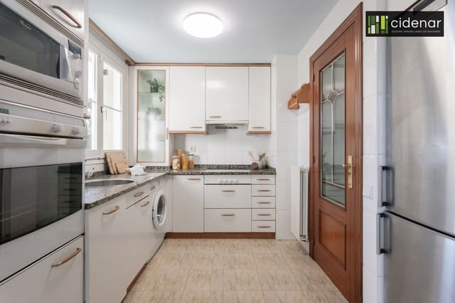 4 soveværelse Villa til salg i Aranguren med garage - € 560.000 (Ref: 9400561)