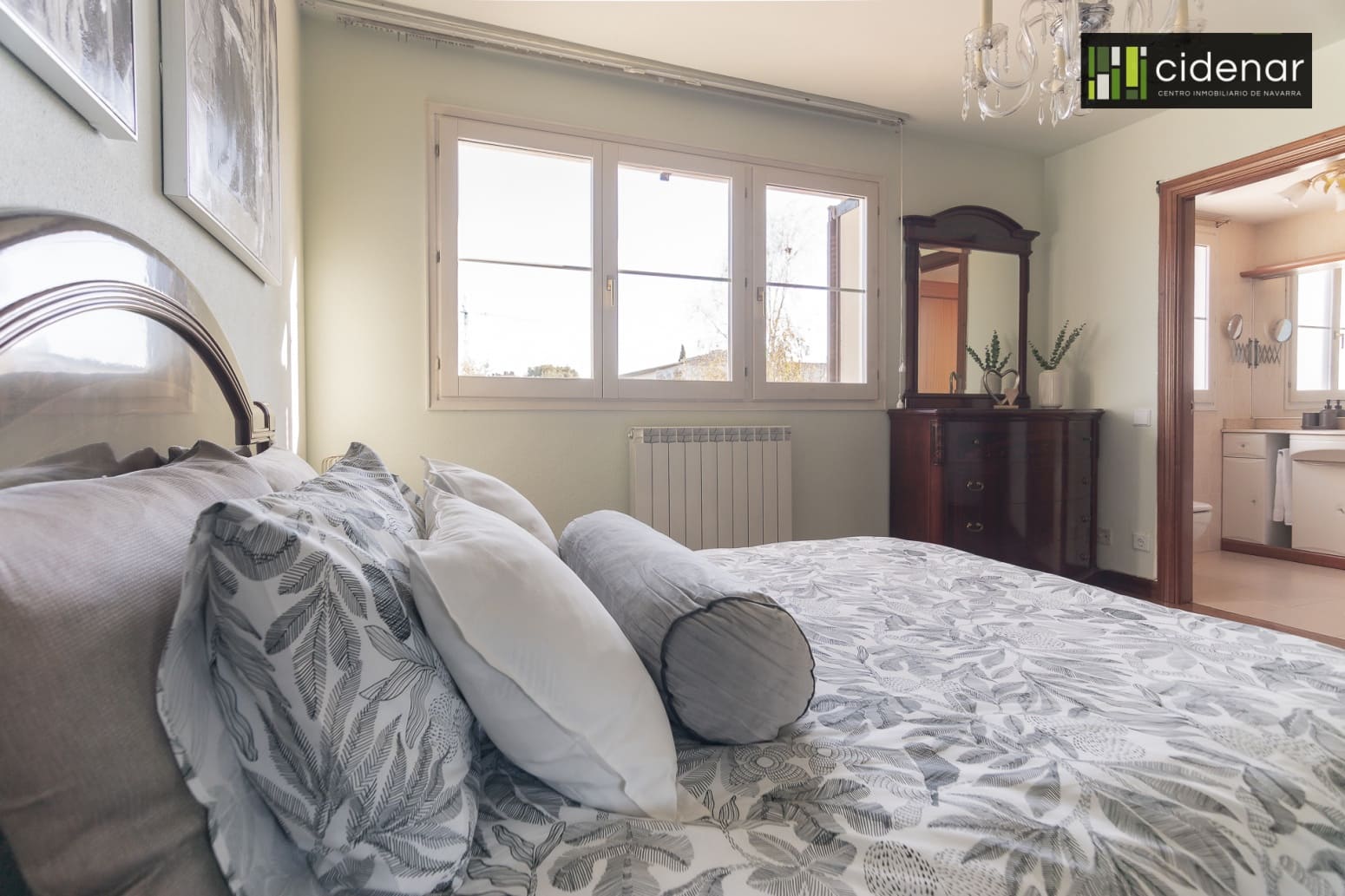 4 sovrum Villa till salu i Aranguren med garage - 560 000 € (Ref: 9400561)