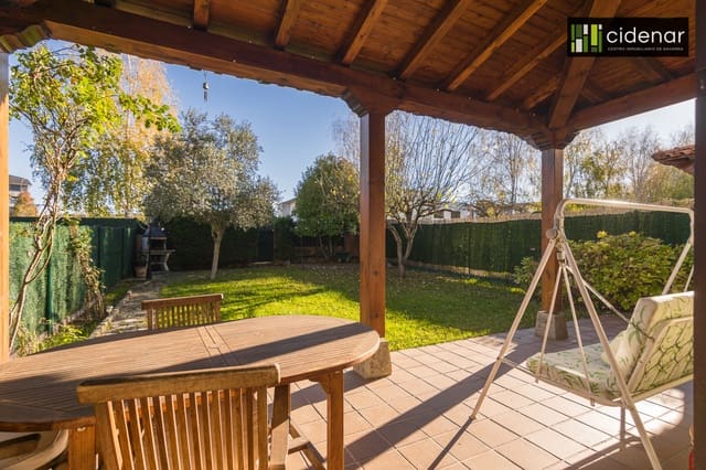 4 soveværelse Villa til salg i Aranguren med garage - € 560.000 (Ref: 9400561)