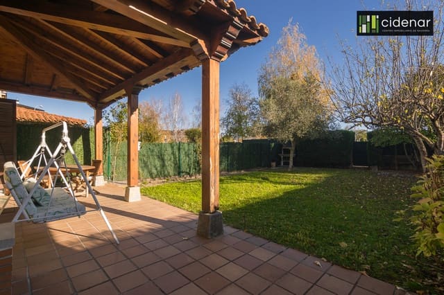 4 soveværelse Villa til salg i Aranguren med garage - € 560.000 (Ref: 9400561)