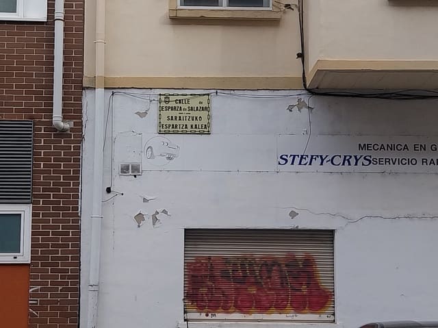 Garage for sale in Pamplona / Iruña - € 11,000 (Ref: 9406343)