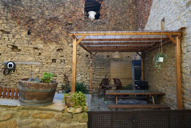 4 soveværelse Villa til salg i Leoz - € 371.000 (Ref: 9410733)