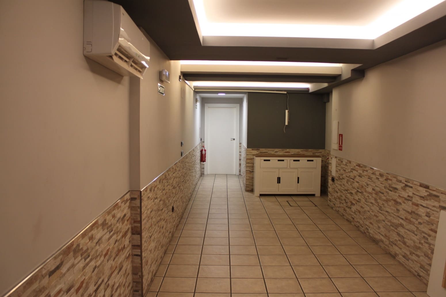 Erhverv til leje i Pamplona / Iruna - € 800 (Ref: 9422078)