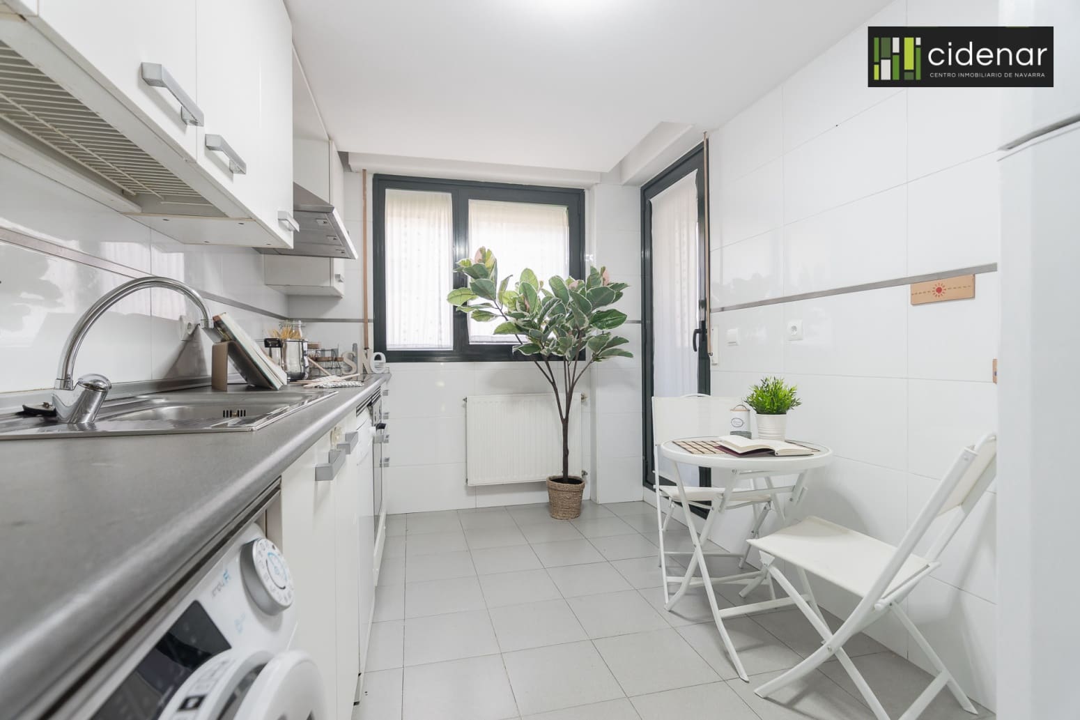 2 soverom Leilighet til salgs i Pamplona med svømmebasseng garasje - € 259 000 (Ref: 9422080)