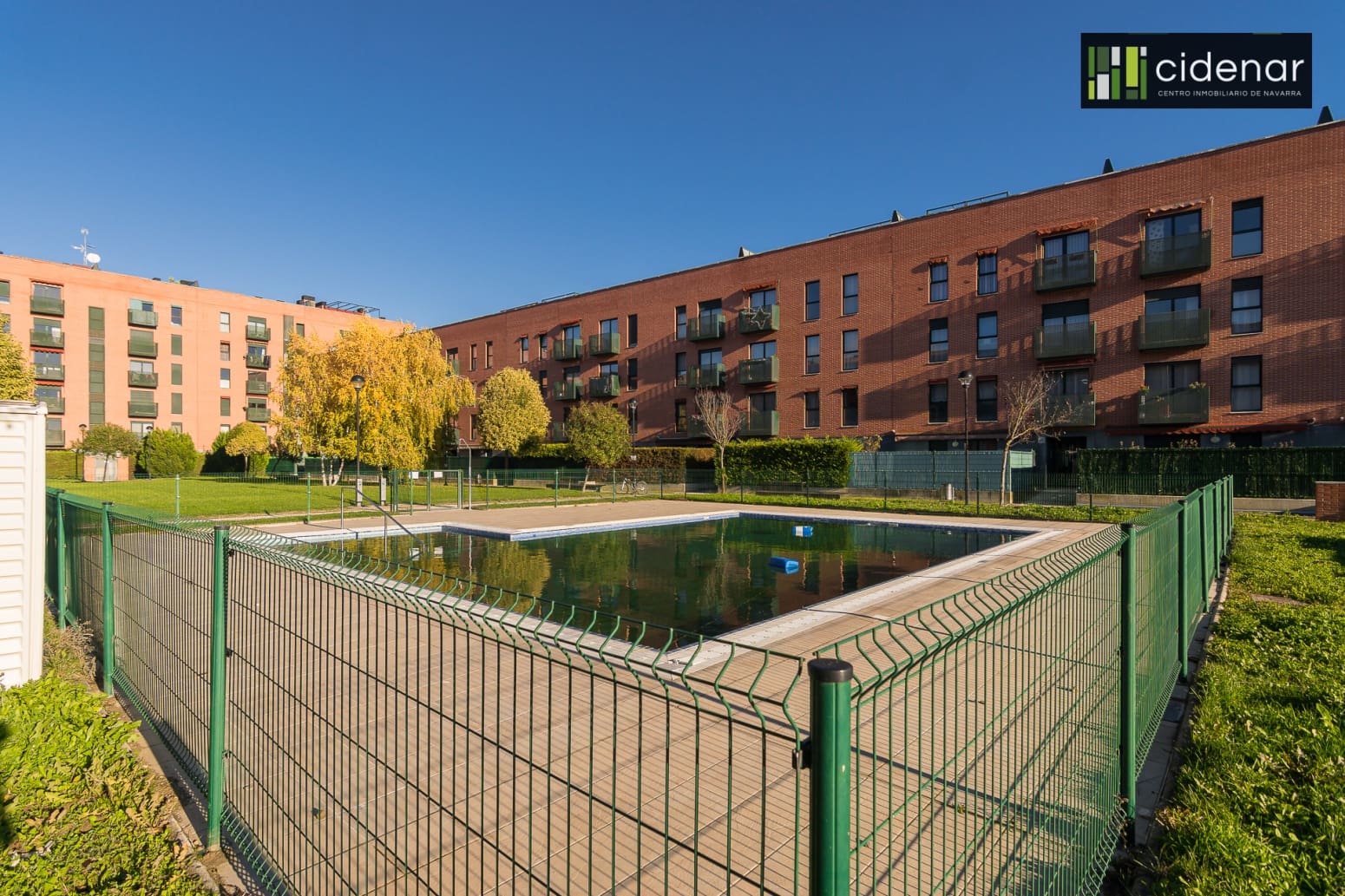 2 soverom Leilighet til salgs i Pamplona med svømmebasseng garasje - € 259 000 (Ref: 9422080)