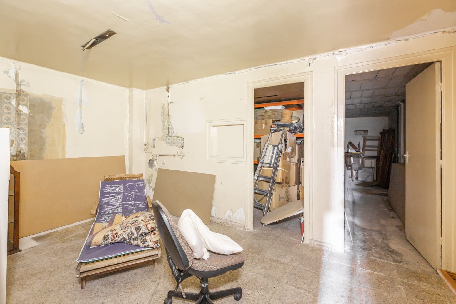 Commercial for rent in Burlada - € 800 (Ref: 9426966)