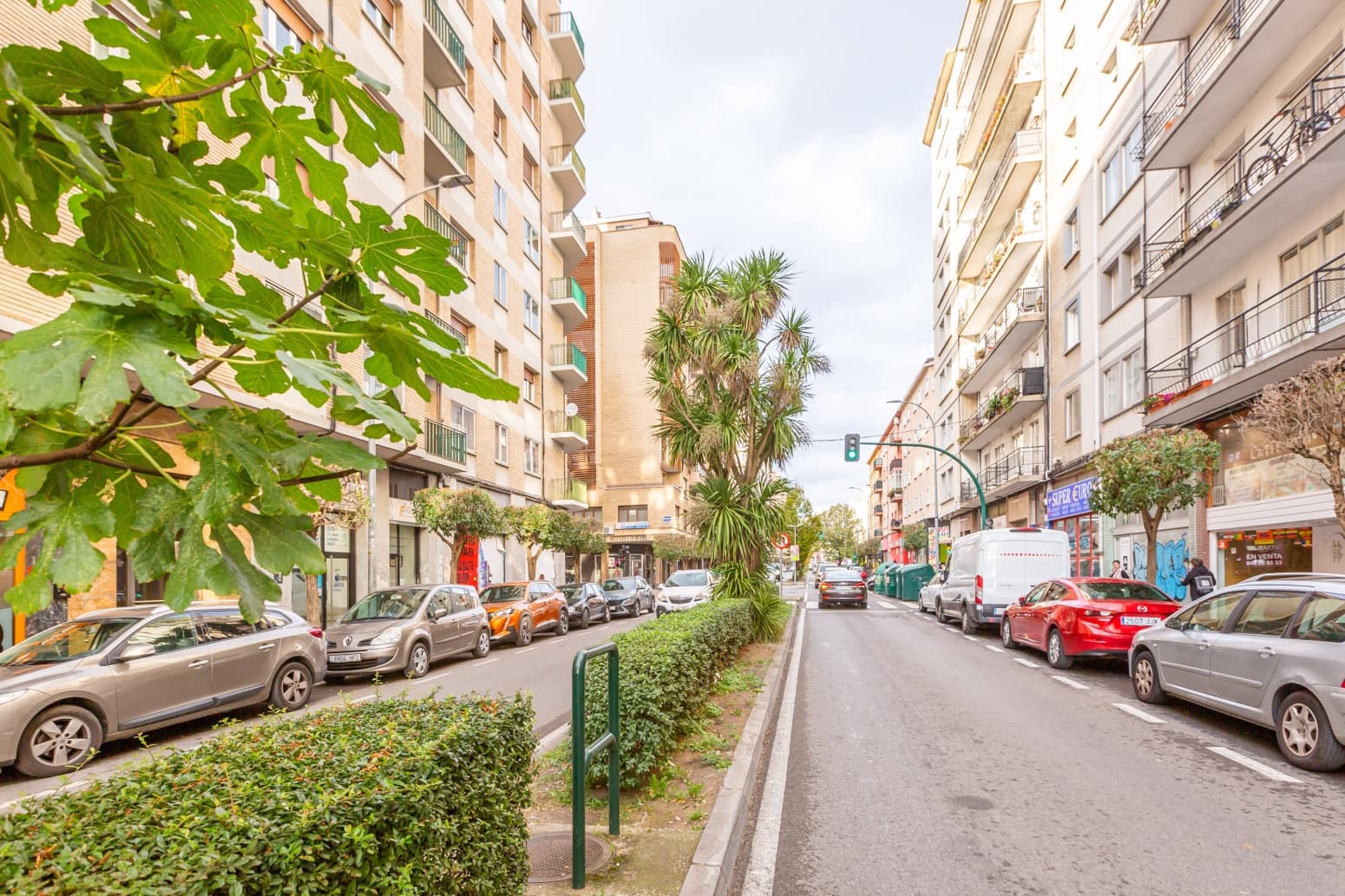 Commercial for rent in Burlada - € 800 (Ref: 9426966)