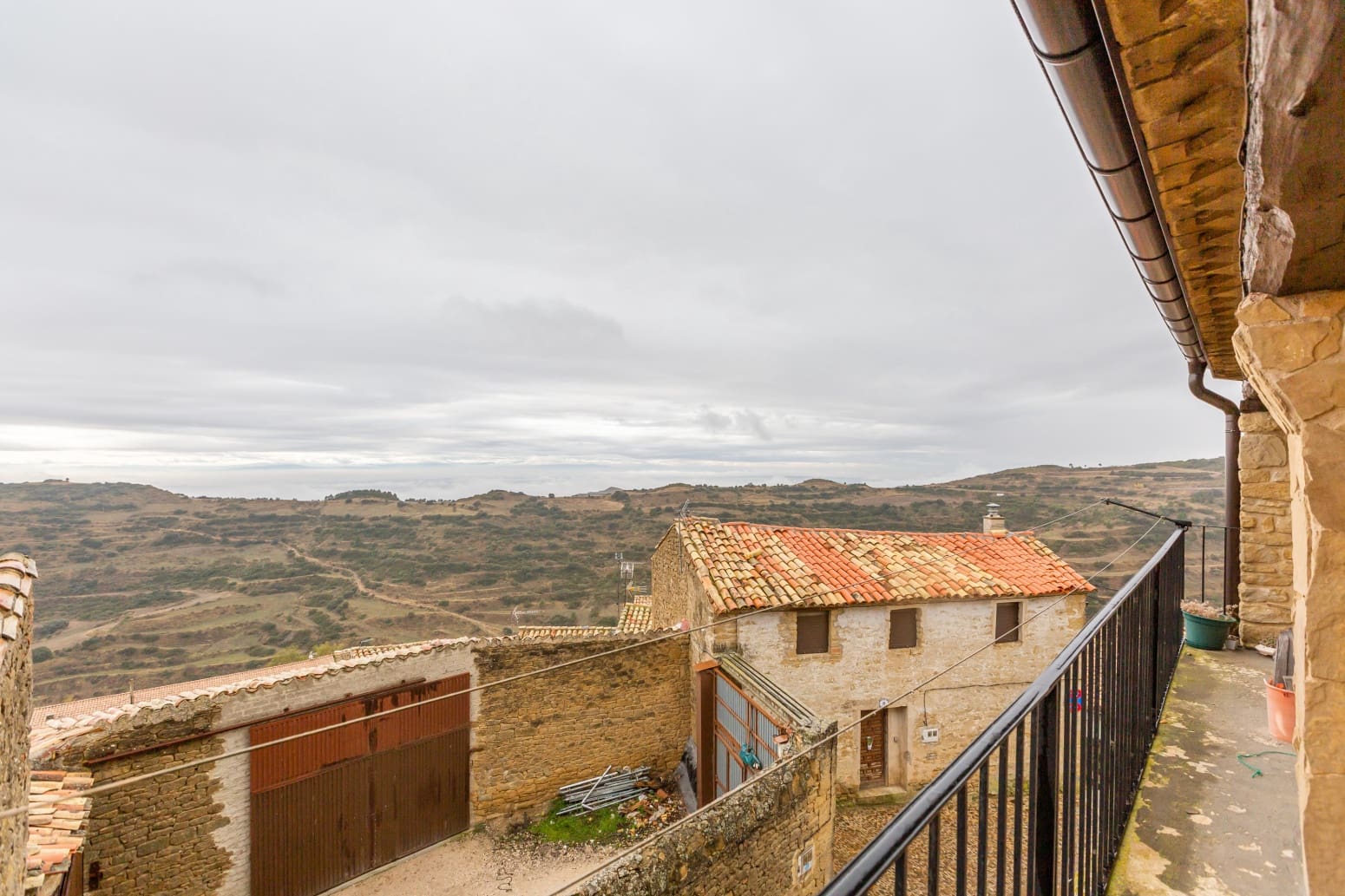 3 sovrum Villa till salu i Ujue med garage - 70 000 € (Ref: 9436958)