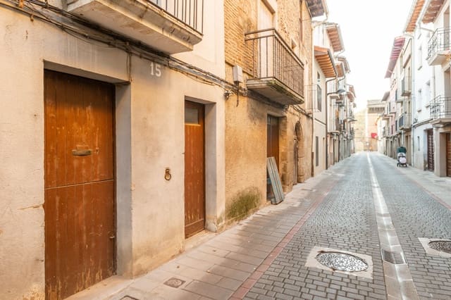 4 soveværelse Villa til salg i Sangüesa med garage - € 69.000 (Ref: 9439704)