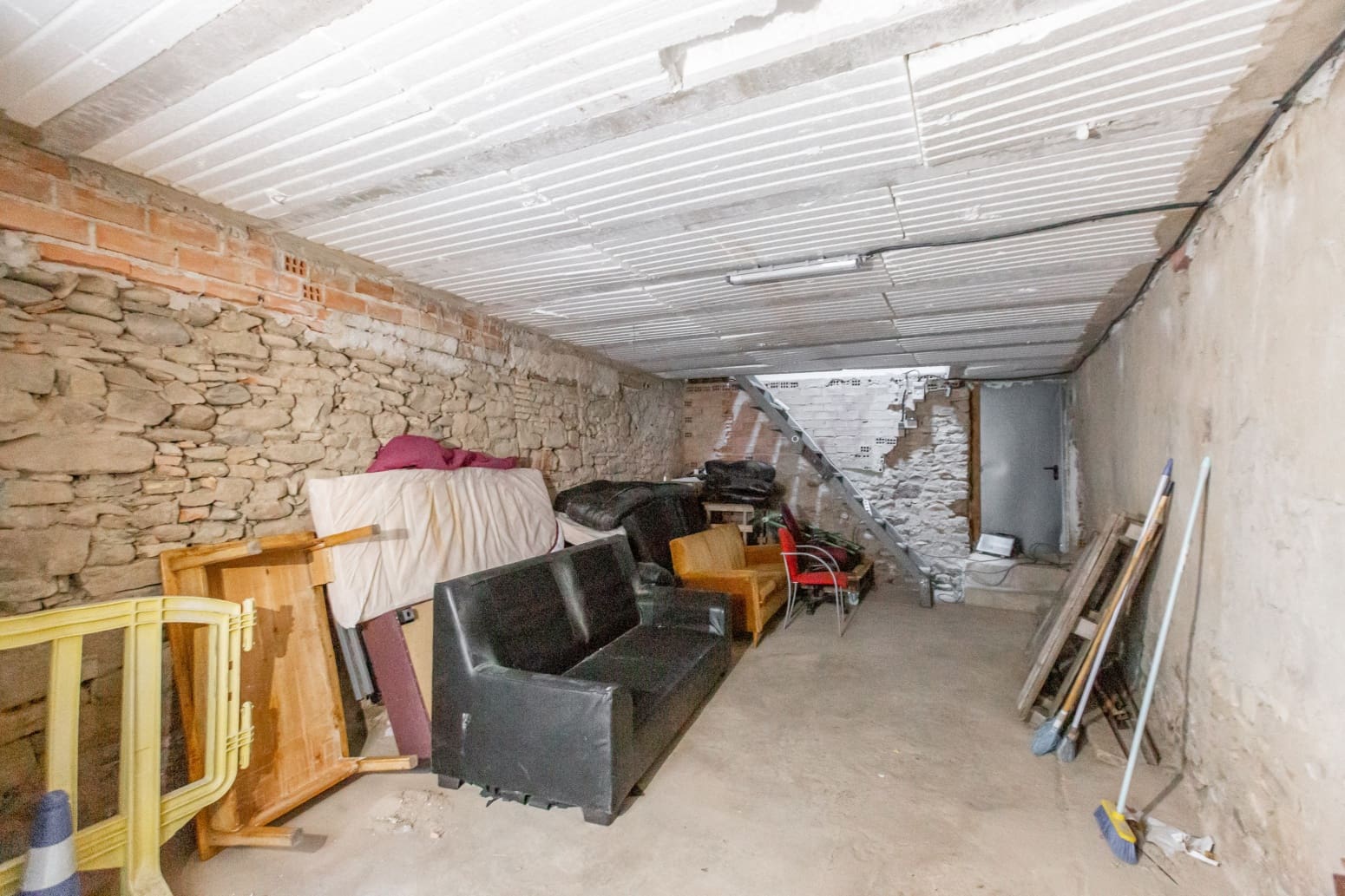 4 soveværelse Villa til salg i Sanguesa med garage - € 69.000 (Ref: 9439704)