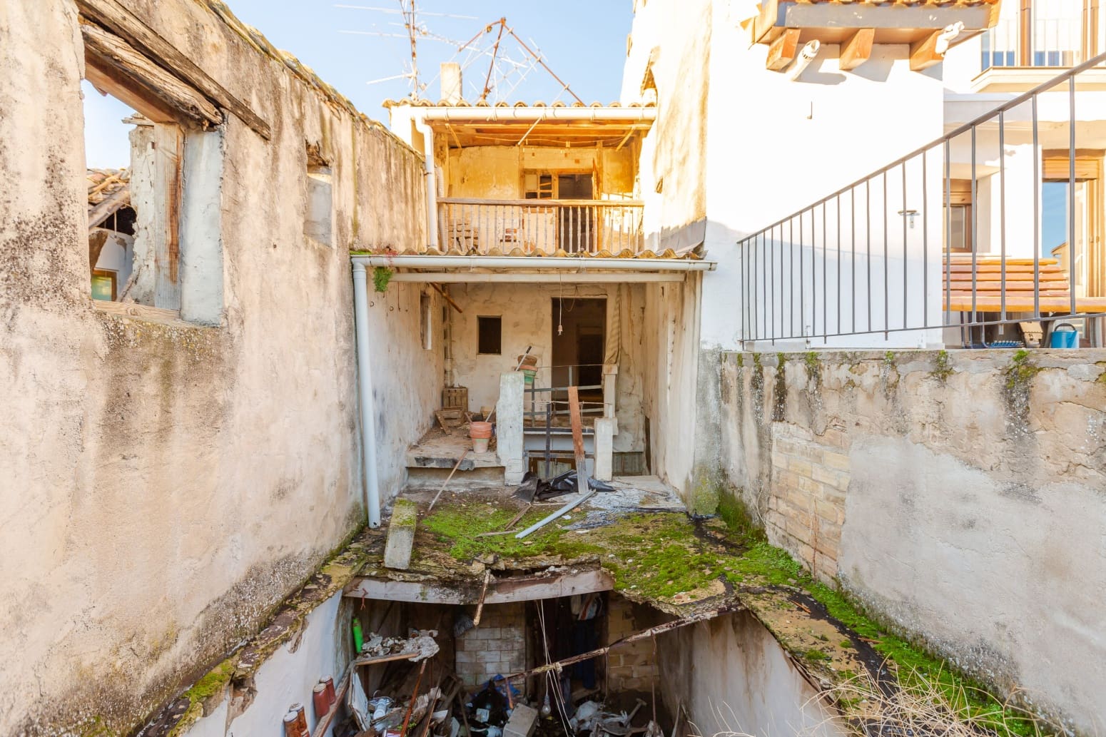 4 soveværelse Villa til salg i Sanguesa med garage - € 69.000 (Ref: 9439704)