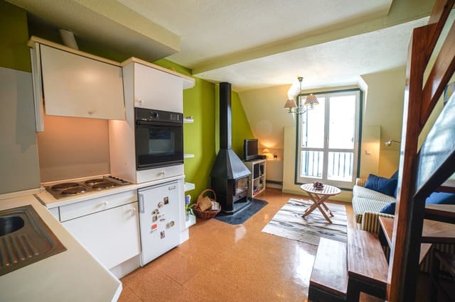 2 soveværelse Lejlighed til salg i Aisa med garage - € 149.900 (Ref: 9441399)