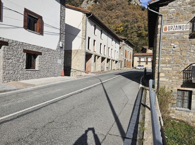 3 chambre Villa/Maison à vendre à Urzainqui avec garage - 257 000 € (Ref: 9446131)