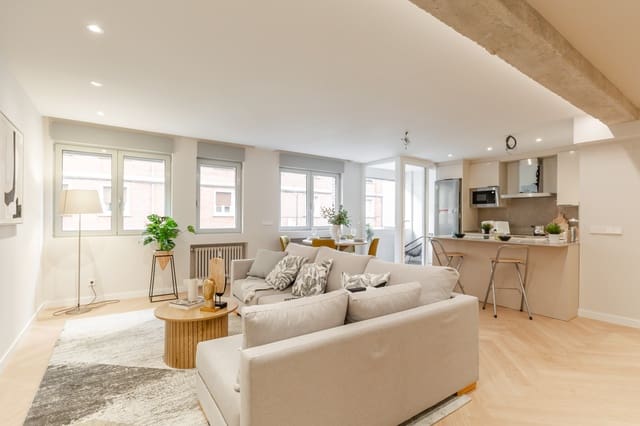 2 makuuhuone Asunto myytävänä paikassa Pamplona - 360 000 € (Ref: 9451830)