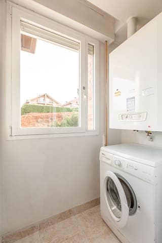 1 Zimmer Wohnung zu verkaufen in Egüés, Valle de Egüés/Eguesibar mit Garage - 230.000 € (Ref: 9468242)