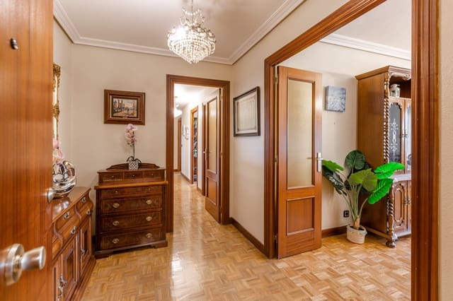 3 Zimmer Wohnung zu verkaufen in Pamplona / Iruña mit Garage - 430.000 € (Ref: 9474015)