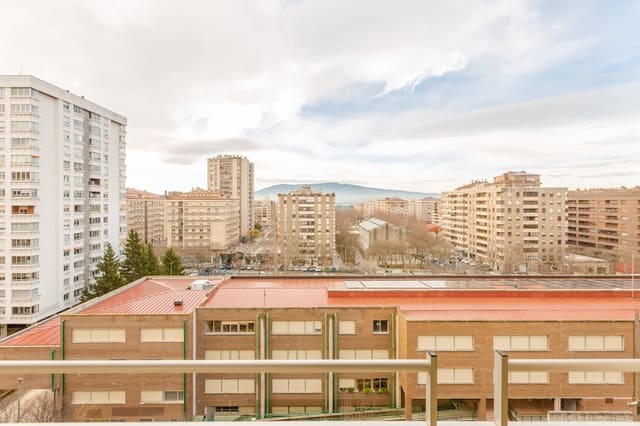 3 Zimmer Wohnung zu verkaufen in Pamplona / Iruña mit Garage - 430.000 € (Ref: 9474015)