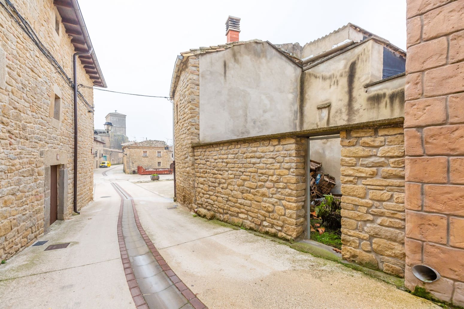 5 Zimmer Villa zu verkaufen in Lerga - 78.000 € (Ref: 9474762)