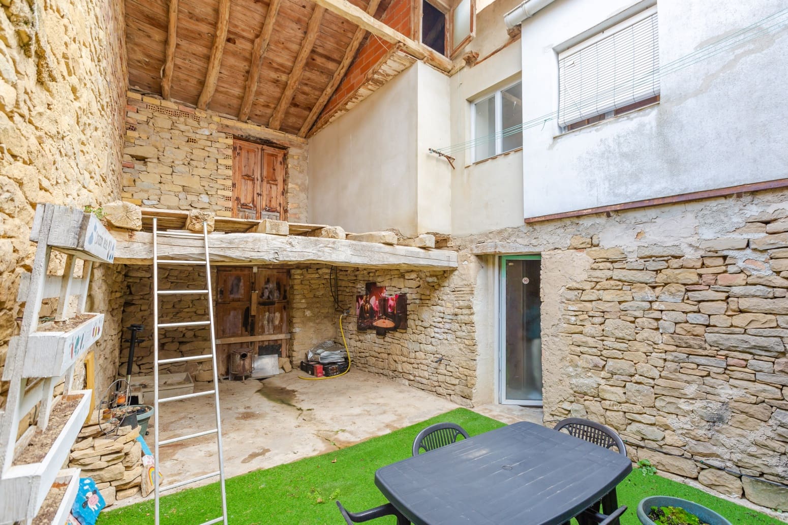 5 Zimmer Villa zu verkaufen in Lerga - 78.000 € (Ref: 9474762)