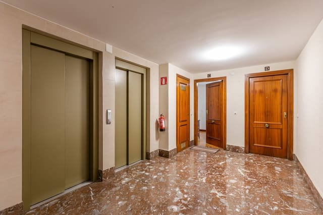 3 makuuhuone Asunto myytävänä paikassa Pamplona - 310 000 € (Ref: 9481915)