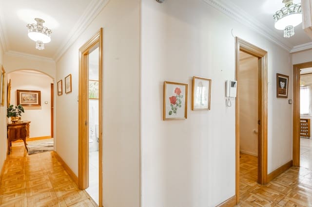 Piso de 3 habitaciones en Pamplona / Iruña en venta - 214.900 € (Ref: 9483445)