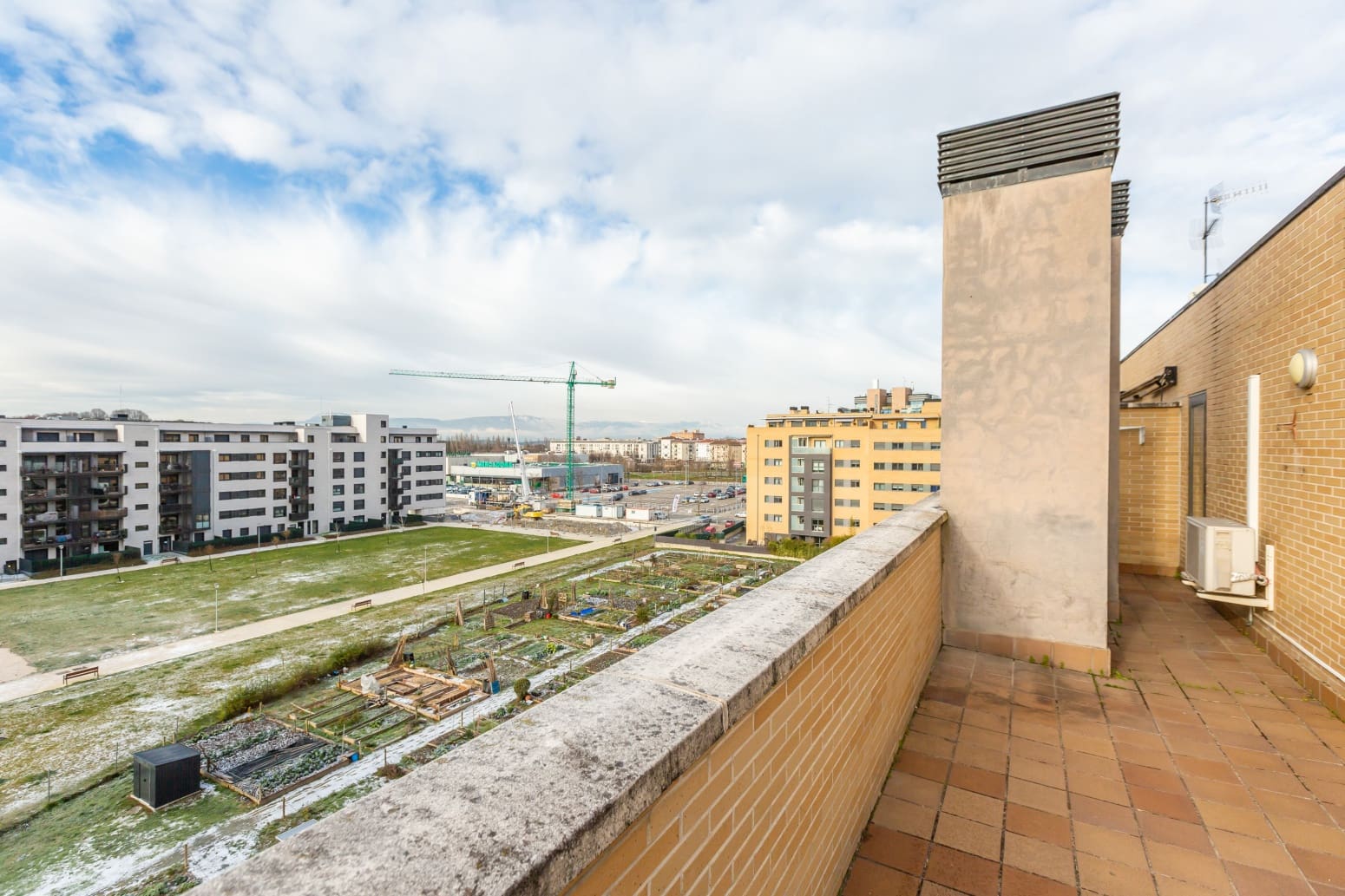 3 bedroom Flat for sale in Artica with garage - € 340,000 (Ref: 9494422)