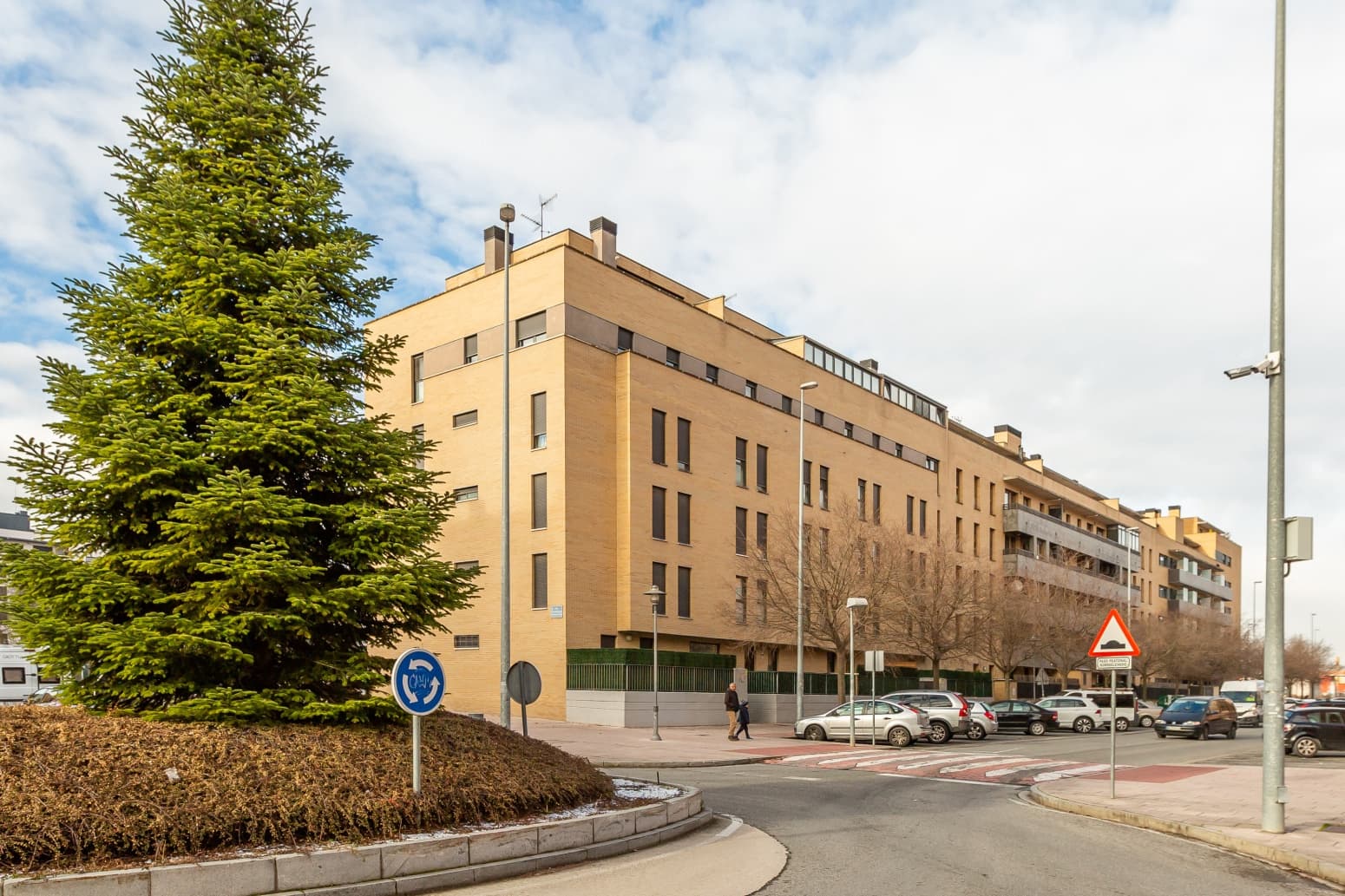 3 bedroom Flat for sale in Artica with garage - € 340,000 (Ref: 9494422)