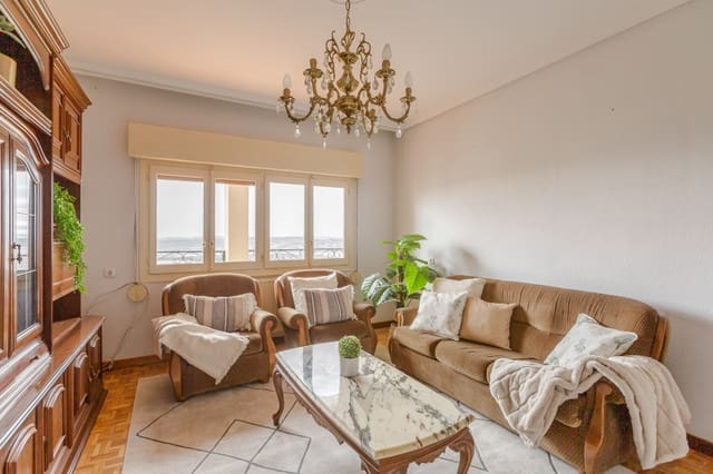 5 bedroom Villa for sale in Unzué with garage - € 293,000 (Ref: 9497029)