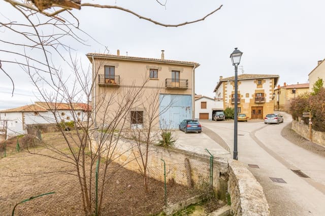 5 bedroom Villa for sale in Unzué with garage - € 293,000 (Ref: 9497029)