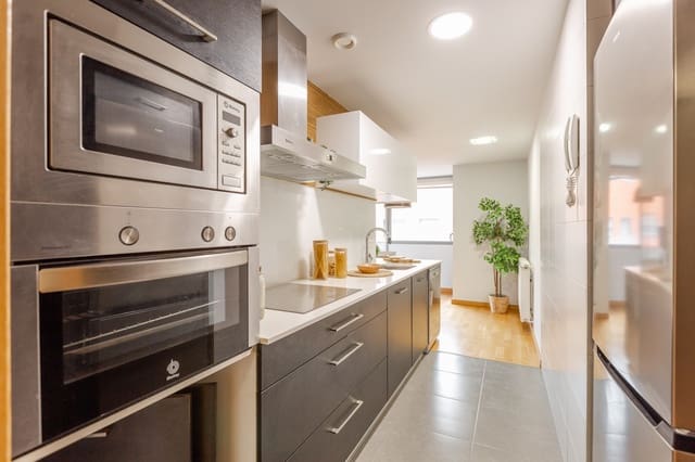 3 camera da letto Appartamento in vendita in Egüés, Valle de Egüés/Eguesibar con garage - 273.101 € (Rif: 9518587)