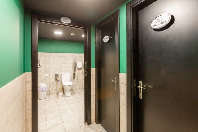 Commerciale in vendita in Pamplona - 200.000 € (Rif: 9524061)